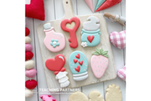 Image of 6 cookies decorated for valentine's day